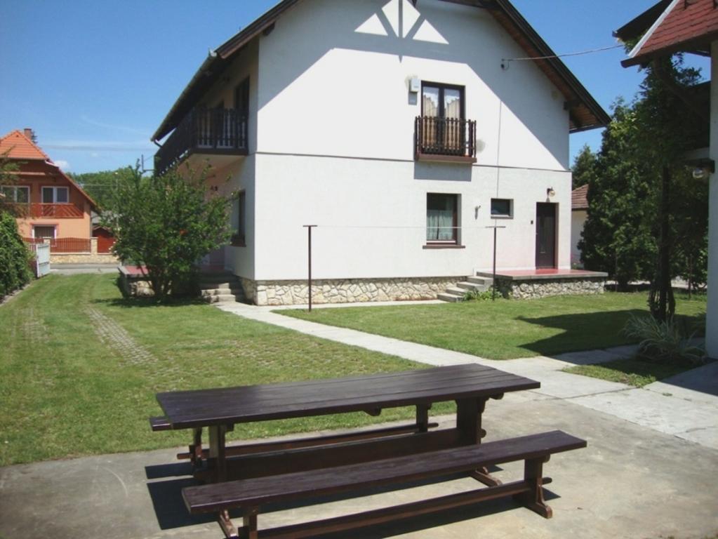 Gyongyvirag Vendeghaz Apartment Balatonboglar Room photo