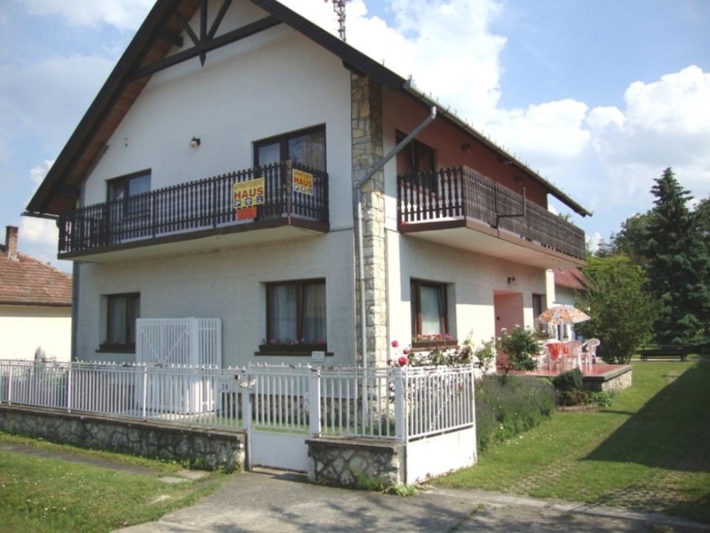 Gyongyvirag Vendeghaz Apartment Balatonboglar Room photo